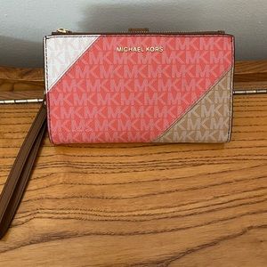 Michael Kors Wristlet Wallet